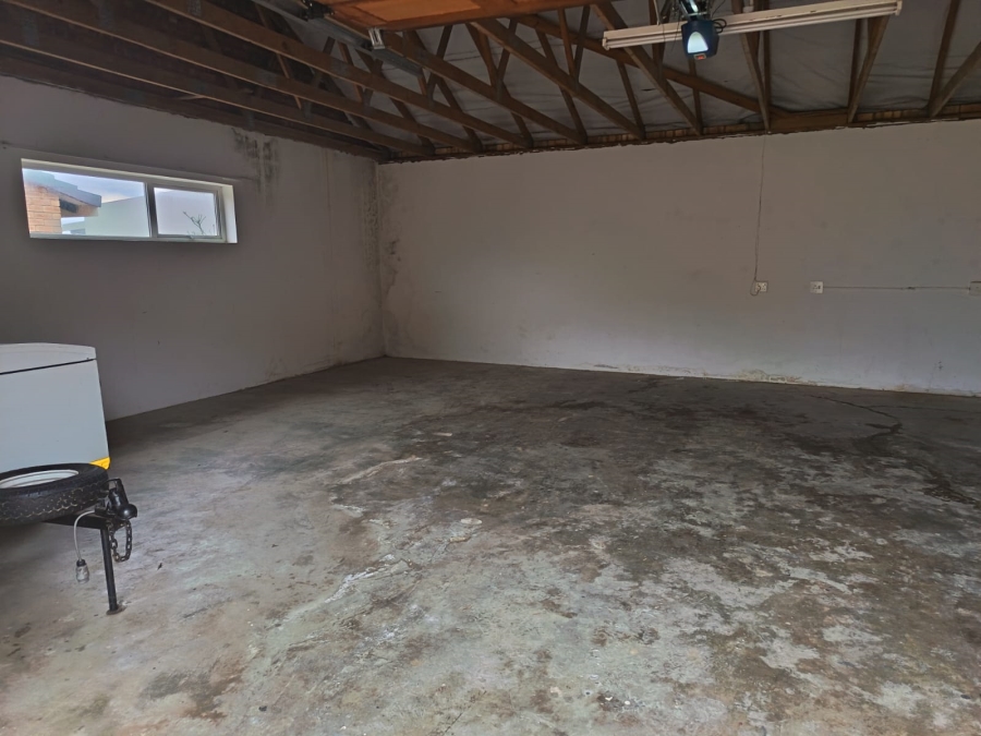 2 Bedroom Property for Sale in Wavecrest Eastern Cape